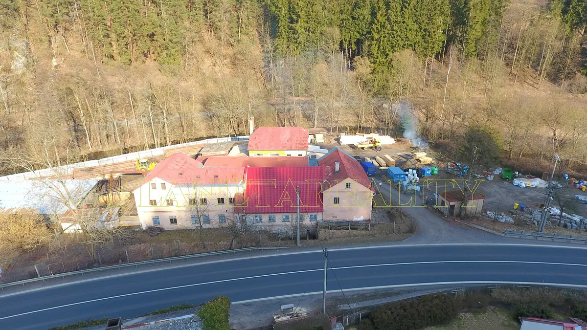 Prodej komerčního prostoru 3769 m², Rybářská · Bečov nad Teplou