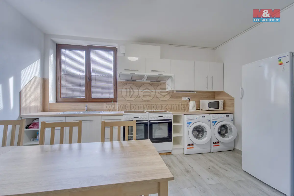 Pronájem bytu 1+kk 10 m², Kožlany