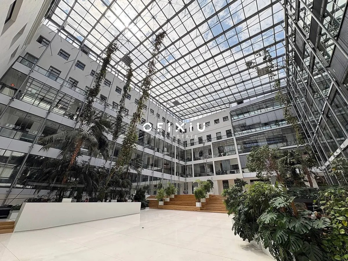 Pronájem komerčního prostoru 127 m², Smíchov