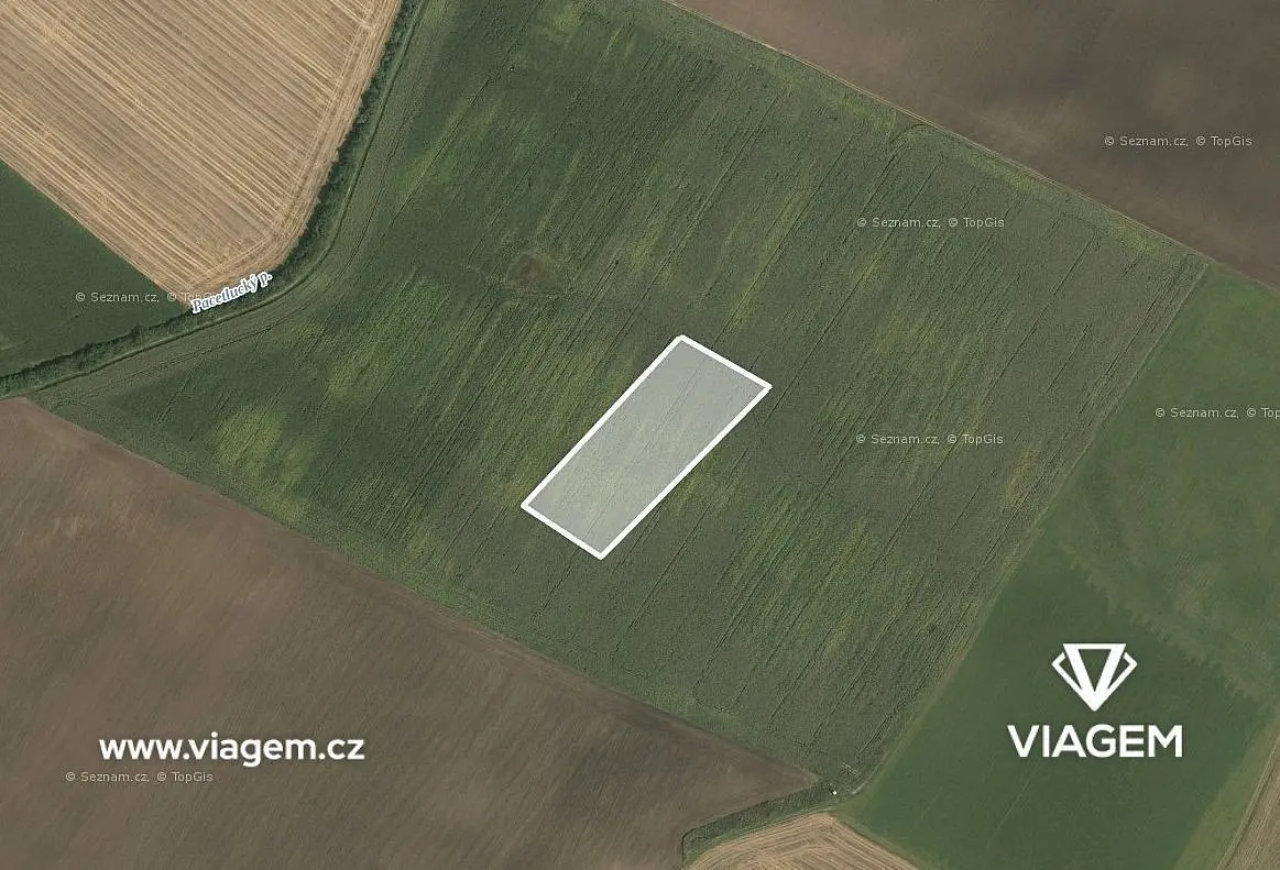 Prodej pozemku 1196 m², Roštění · okres Kroměříž