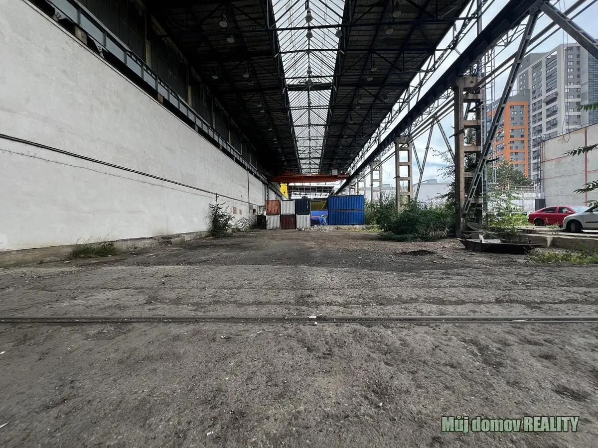 Pronájem pozemku 900 m², Libeň