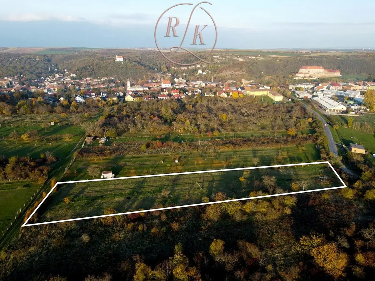 Prodej pozemku 666 m², Dolní Kounice · okres Brno-venkov