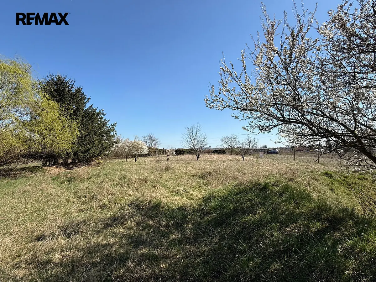 Prodej pozemku 978 m², Mělník