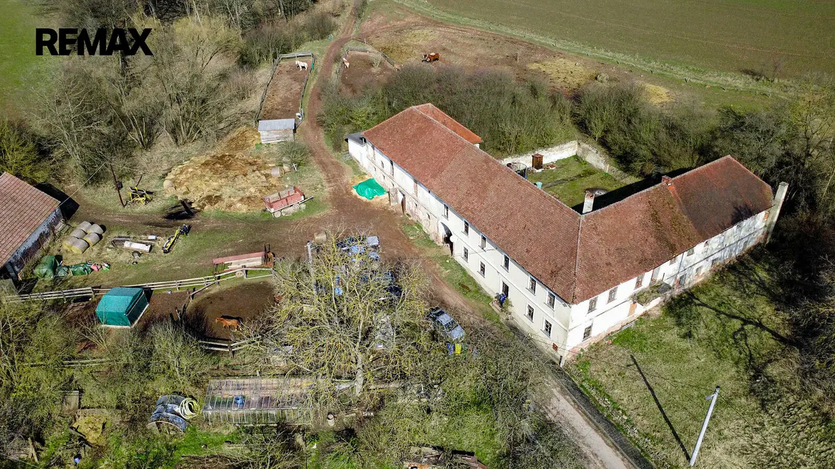 Prodej komerčního prostoru 951 m², Hluboké Dvory · okres Brno-venkov