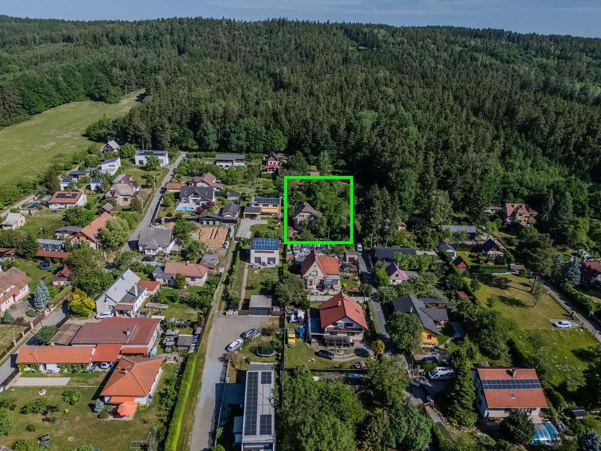 Prodej pozemku 284 m², Stříbrná Lhota · Mníšek pod Brdy