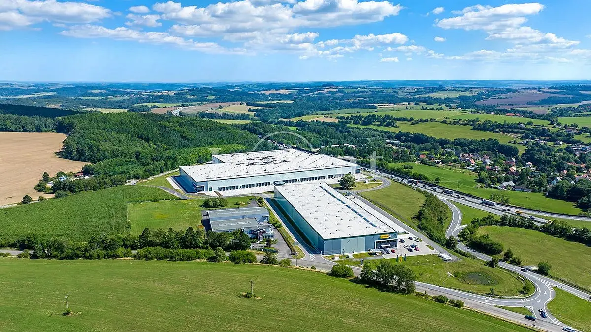 Pronájem komerčního prostoru 12893 m², Ostředek · okres Benešov