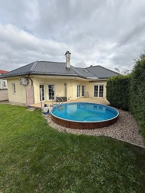 Pronájem domu 145 m², U Studánky · Nehvizdy