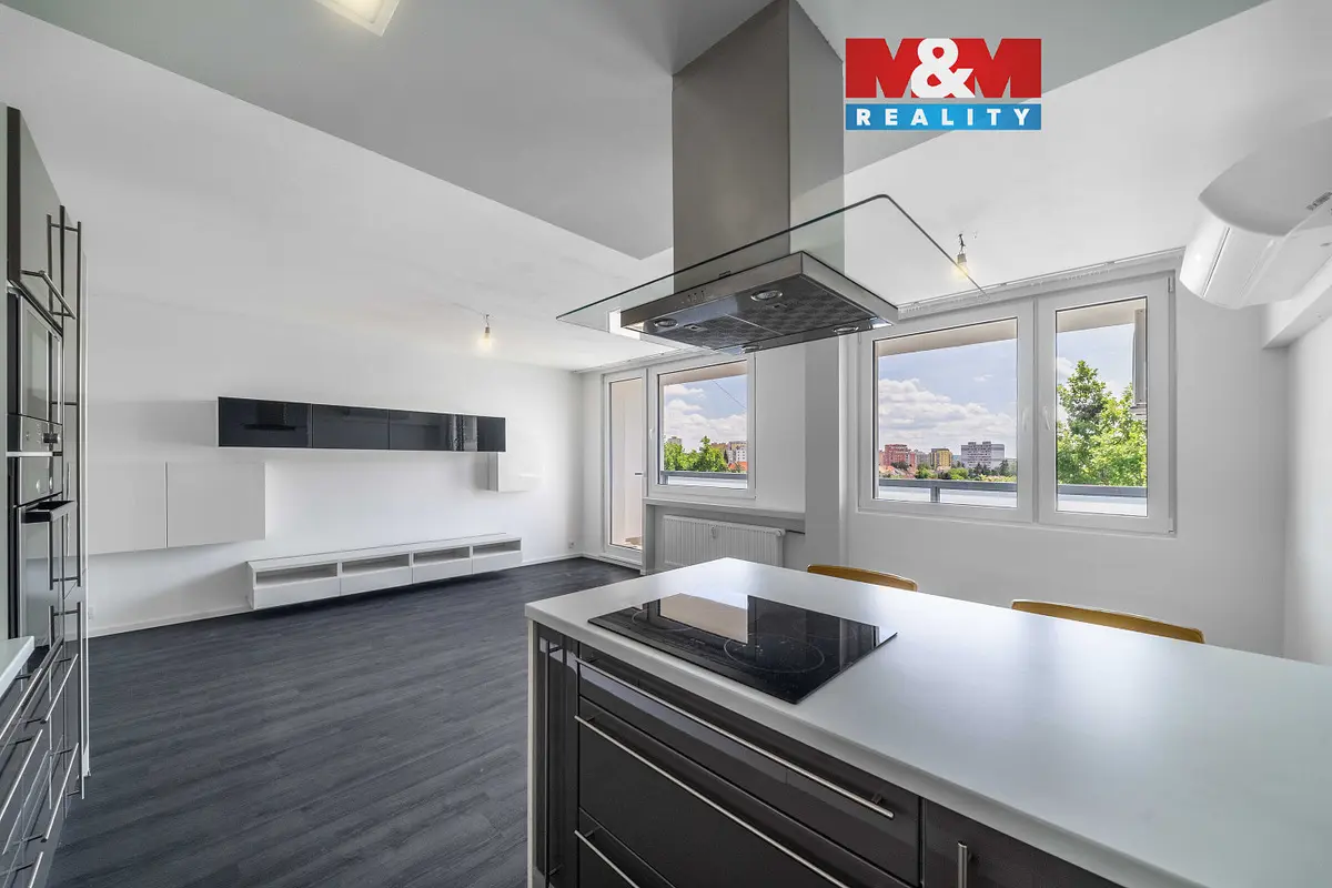 Prodej bytu 3+kk 67 m², Novodvorská · Lhotka