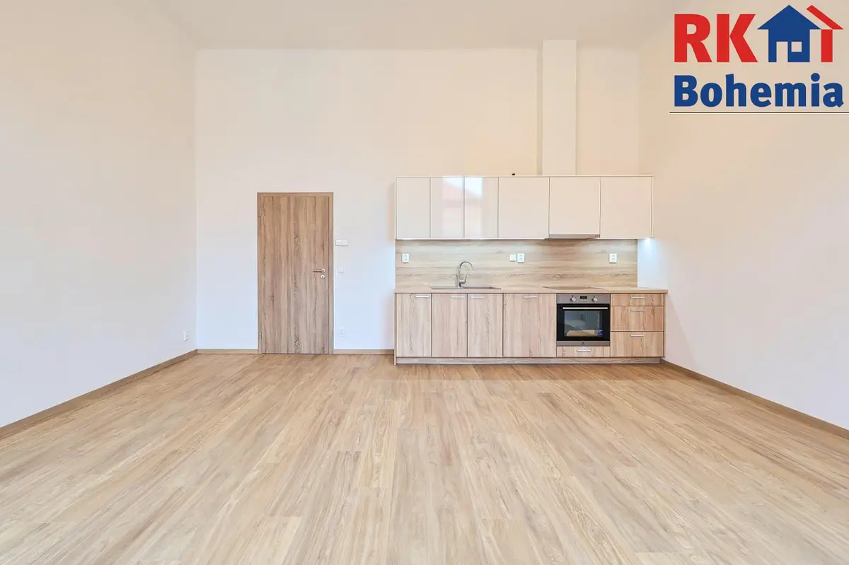 Pronájem bytu 1+kk 38 m², nám. Arnošta z Pardubic · Český Brod