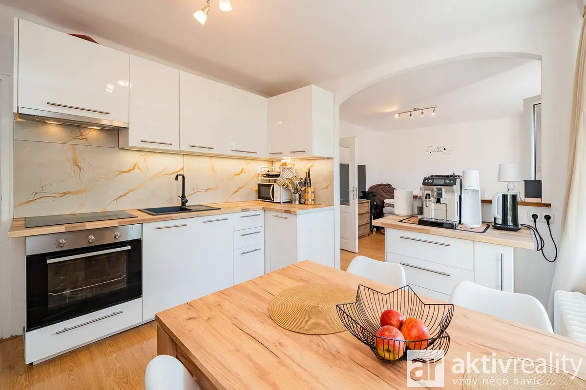 Prodej domu 260 m², Nad teplárnou · Komořany