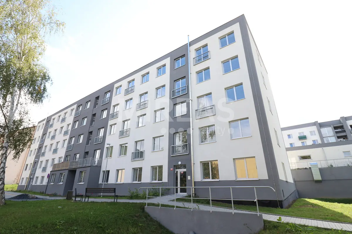 Pronájem bytu 1+kk 33 m², Višňová · Benátecká Vrutice · Milovice