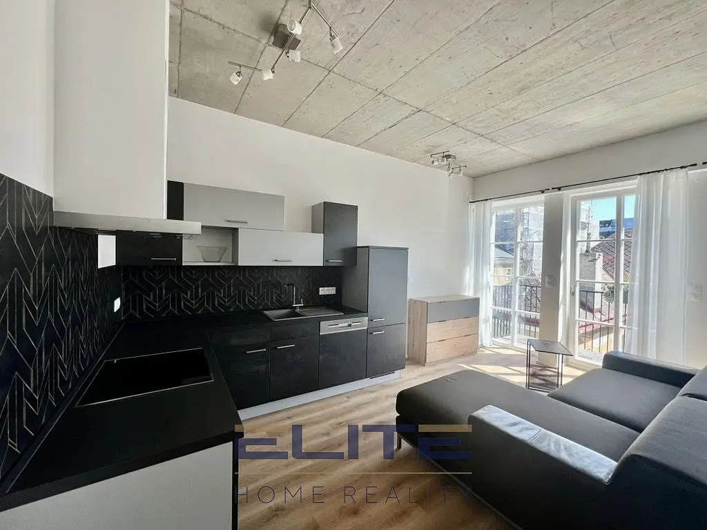 Pronájem bytu 1+kk 40 m², 8. března · Staré Město · Liberec