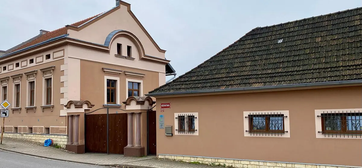 Prodej domu 605 m², Čečelice