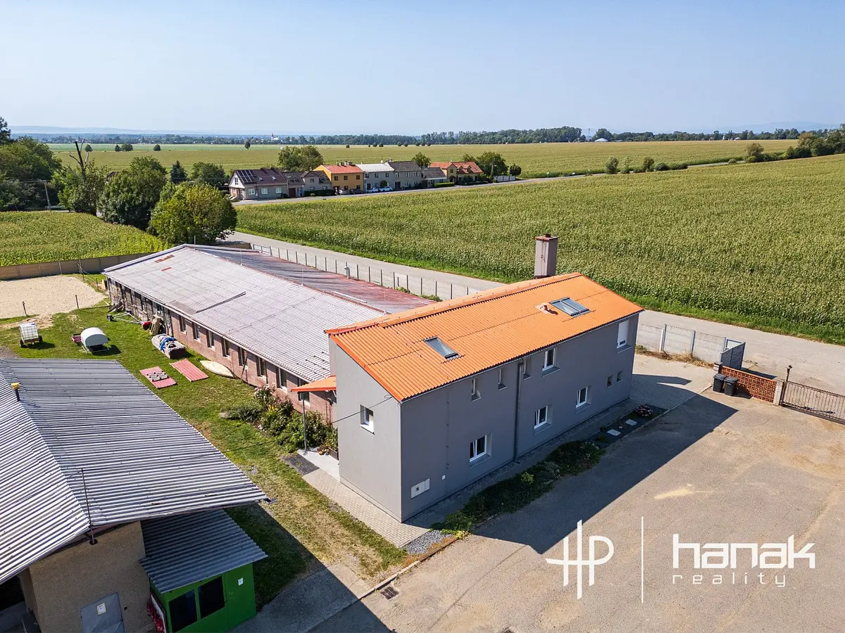 Prodej komerčního prostoru 900 m², Dolany u Olomouce · Dolany