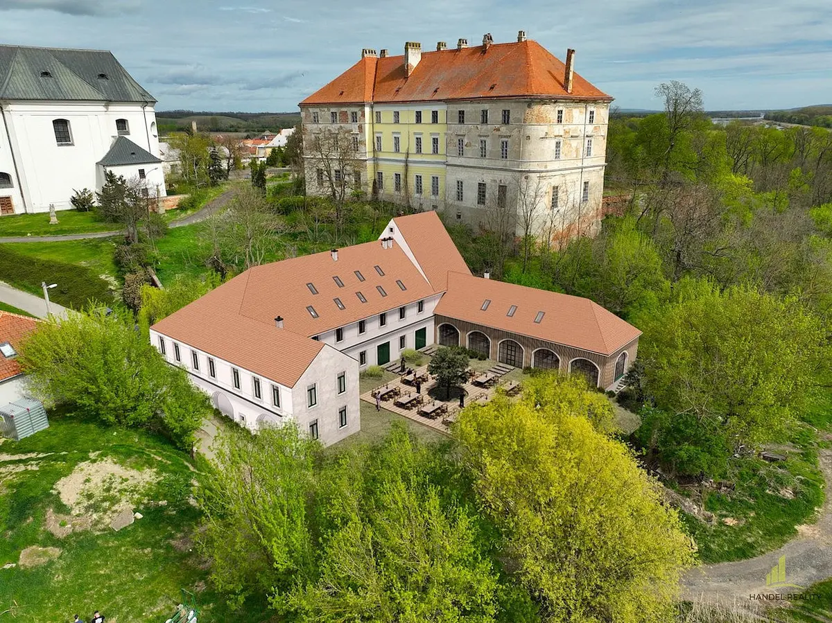 Prodej komerčního prostoru 600 m², Drnholec · okres Břeclav