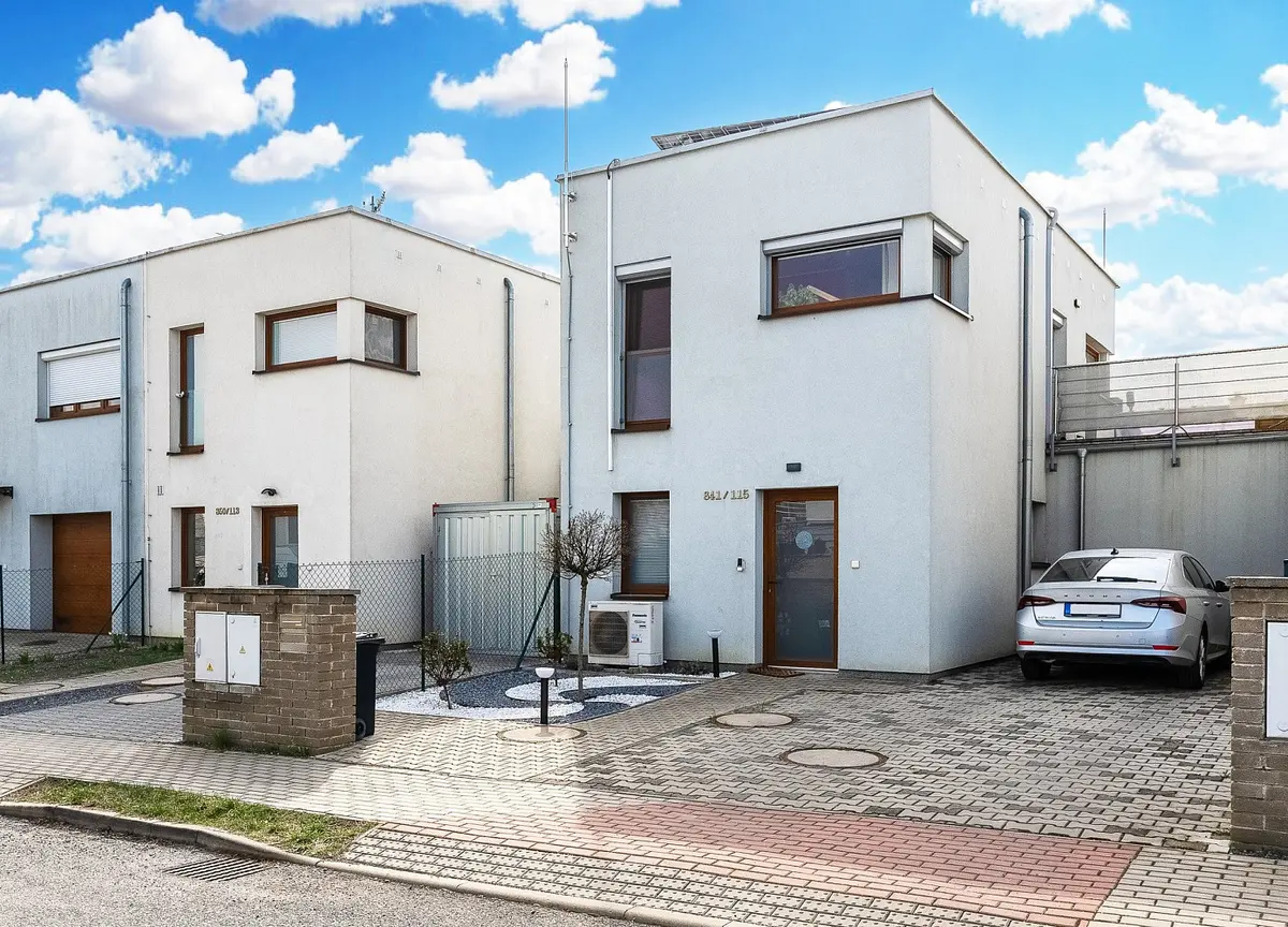 Prodej domu 92 m², U Hostavického potoka · Hostavice