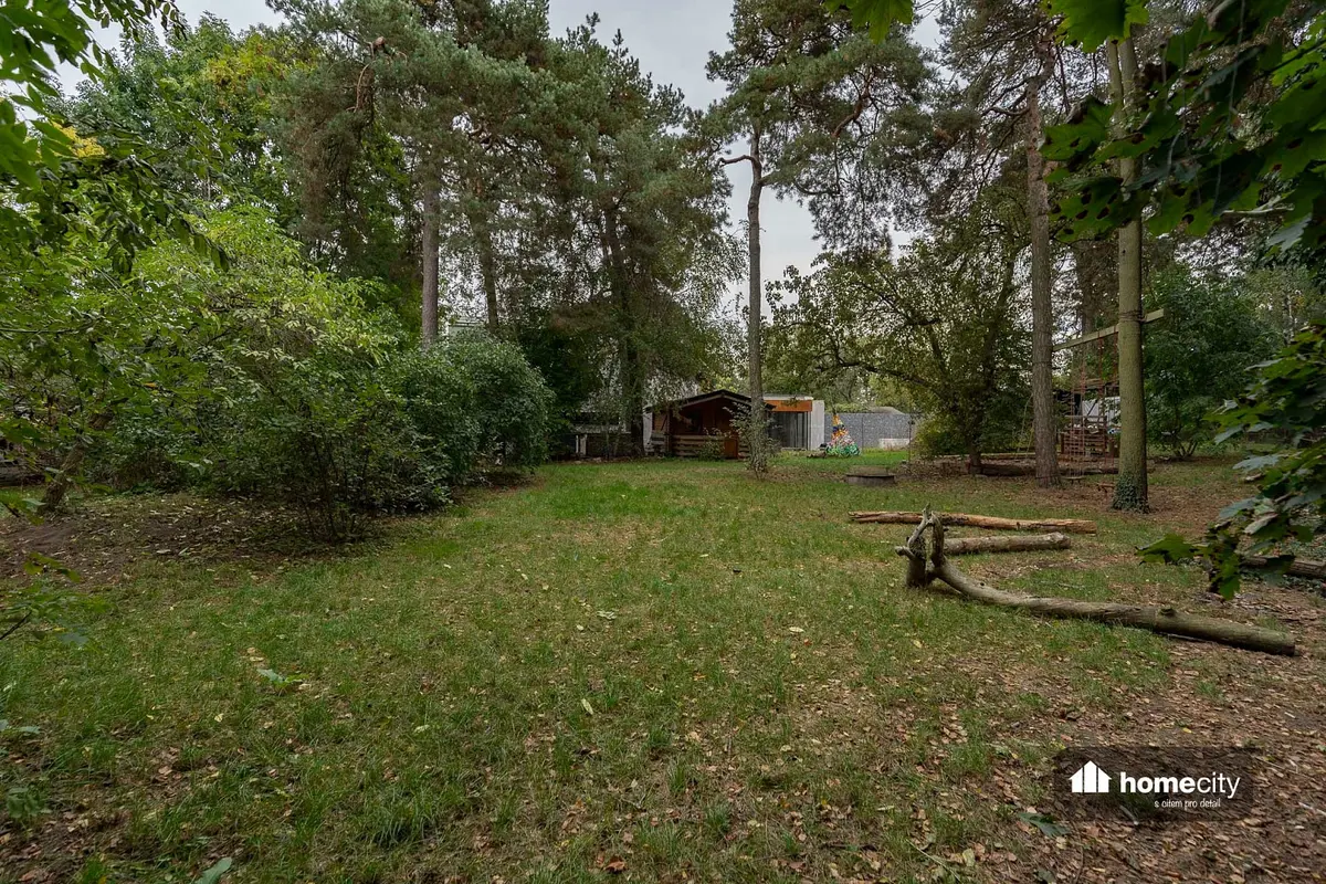 Prodej pozemku 599 m², Pardubice