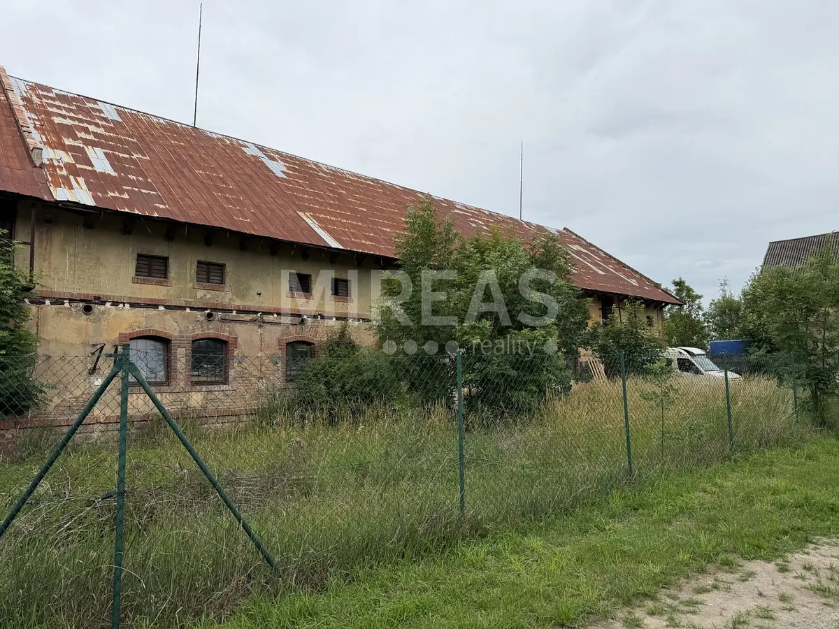 Pronájem komerčního prostoru 324 m², Malé Všelisy · Velké Všelisy