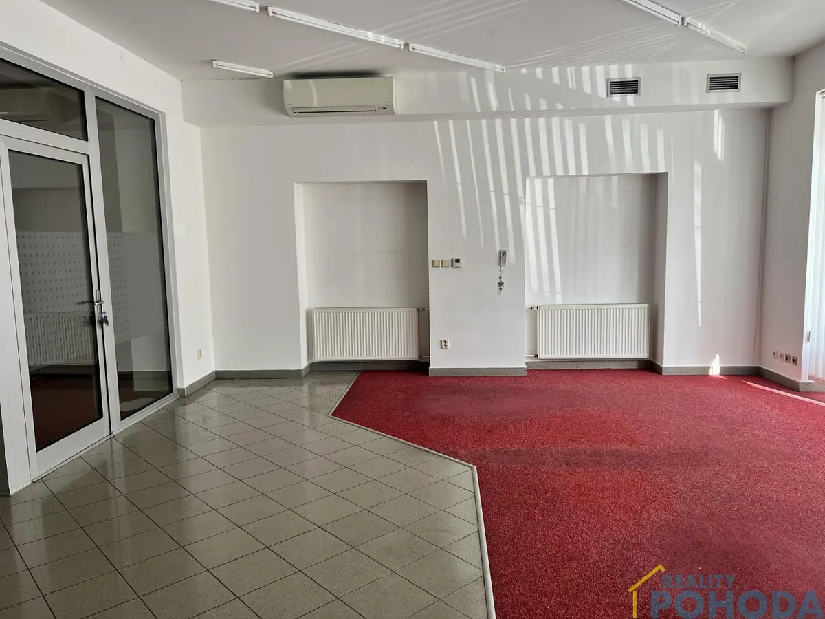 Pronájem komerčního prostoru 500 m², Choceň