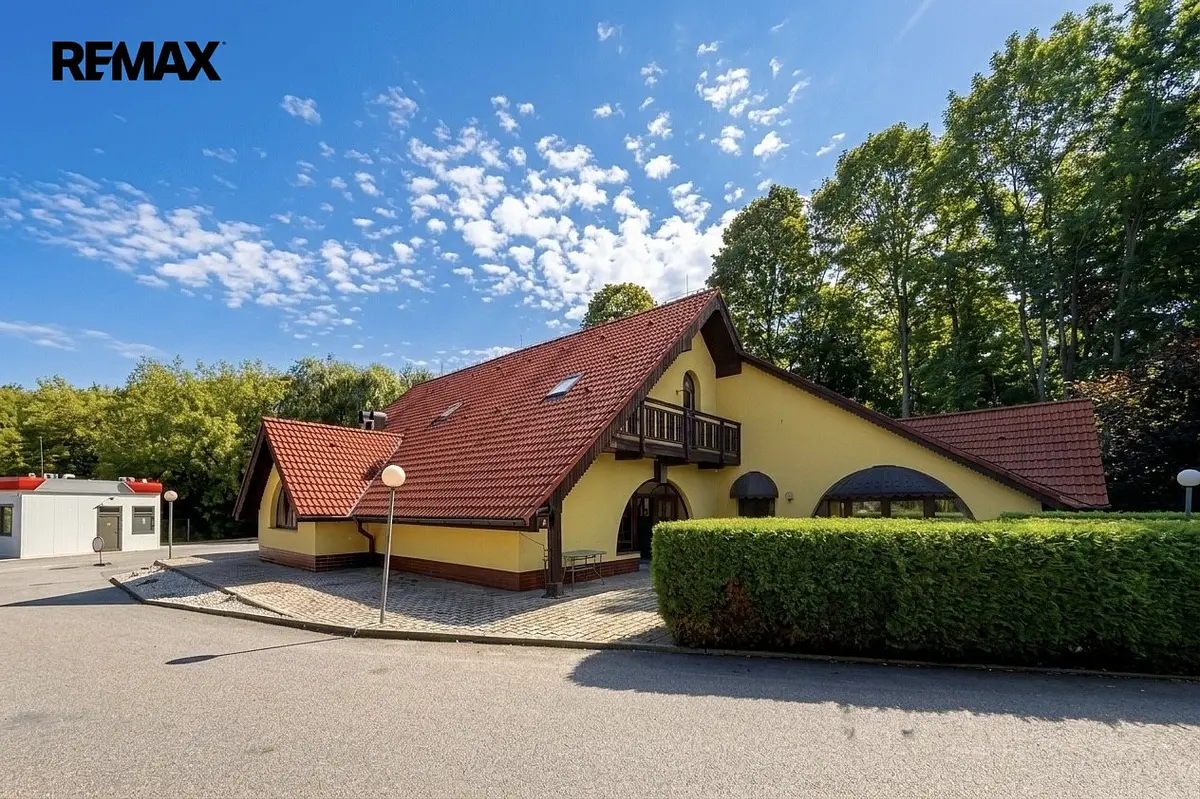 Prodej komerčního prostoru 450 m², 1. máje · Vimperk