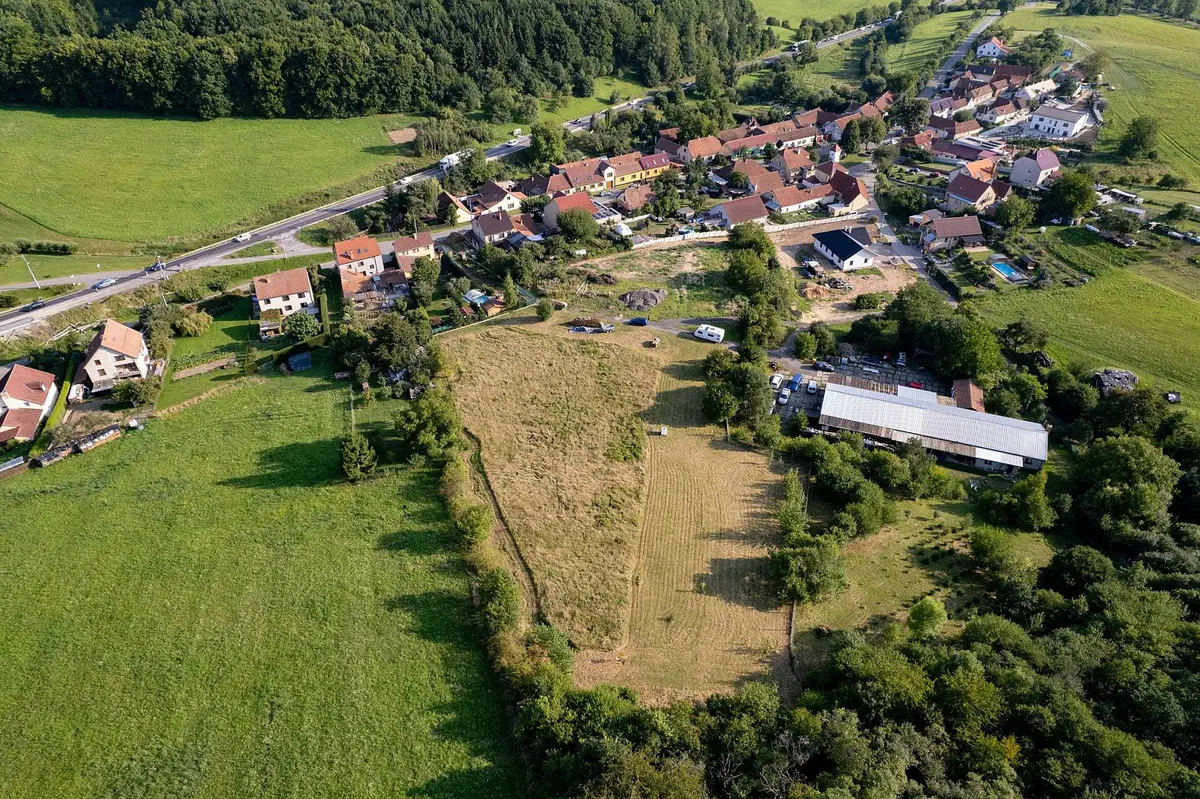 Prodej pozemku 1519 m², Závist