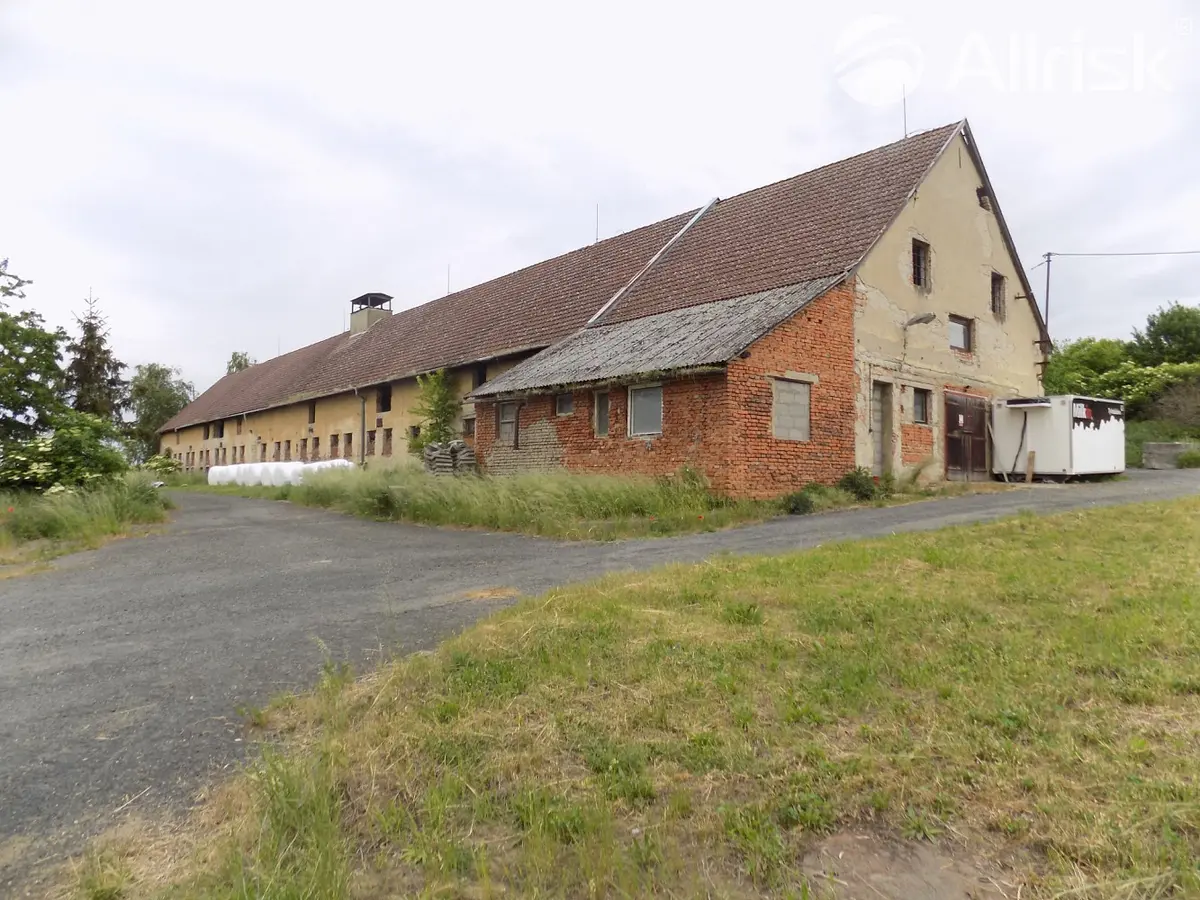 Prodej komerčního prostoru 9985 m², Přestavlky · okres Přerov