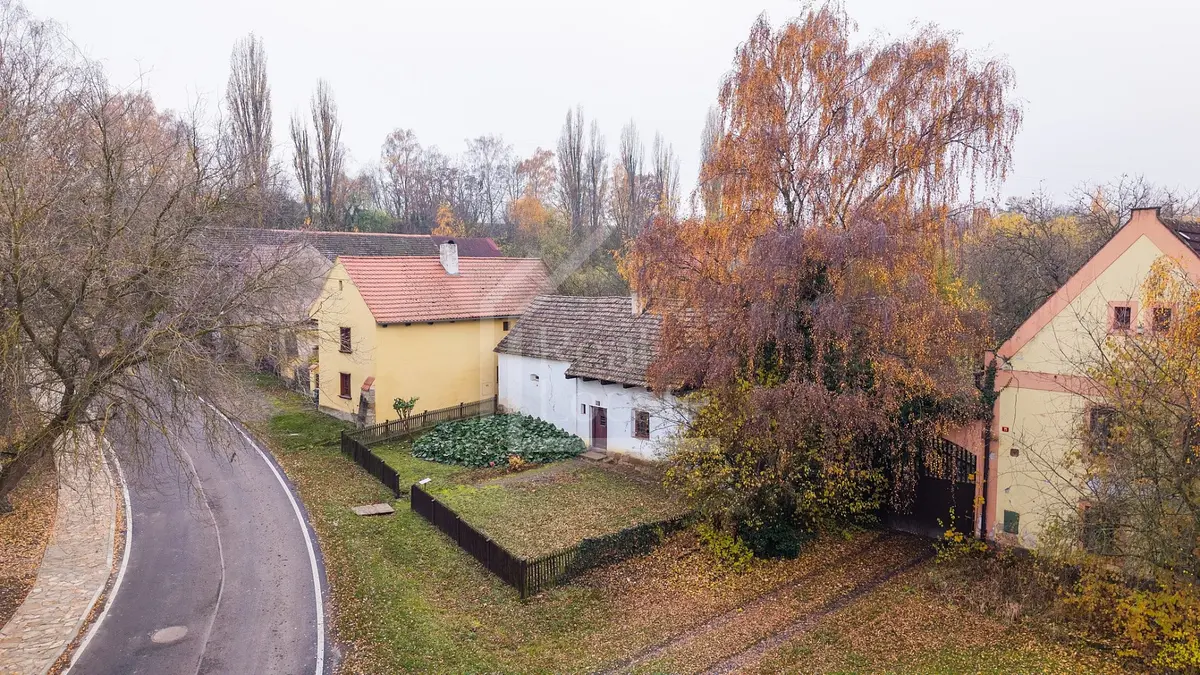 Prodej pozemku 161602 m², Třebíz · okres Kladno