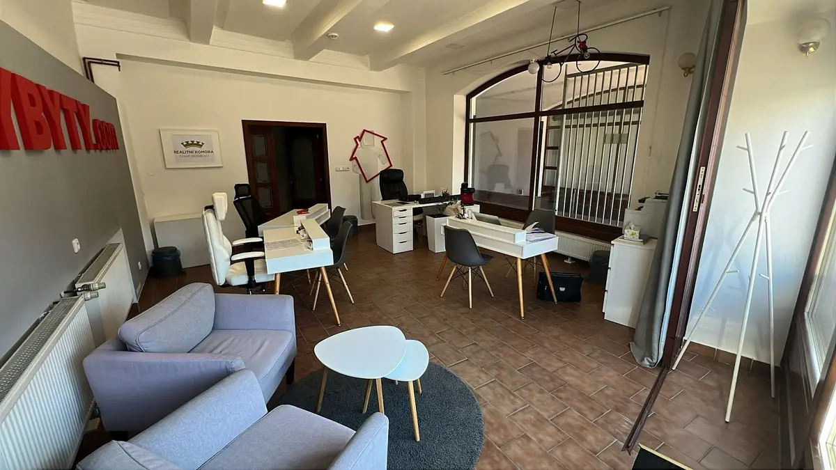 Pronájem komerčního prostoru 70 m², Štrossova · Pardubice