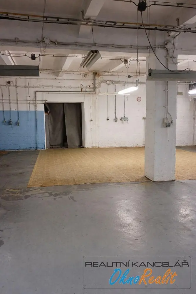 Pronájem komerčního prostoru 1350 m², Husova · Přerov