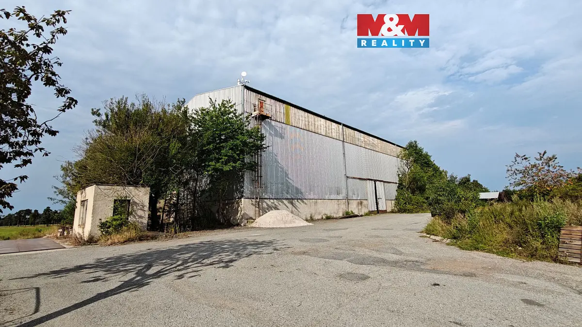 Pronájem komerčního prostoru 1071 m², Velká Bíteš - Březka · okres Žďár nad Sázavou