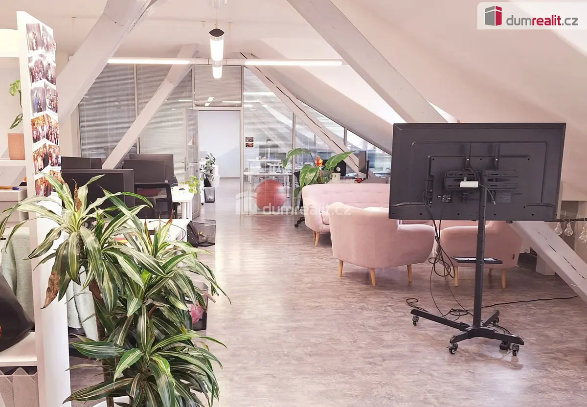 Pronájem komerčního prostoru 120 m², Drtinova · Smíchov