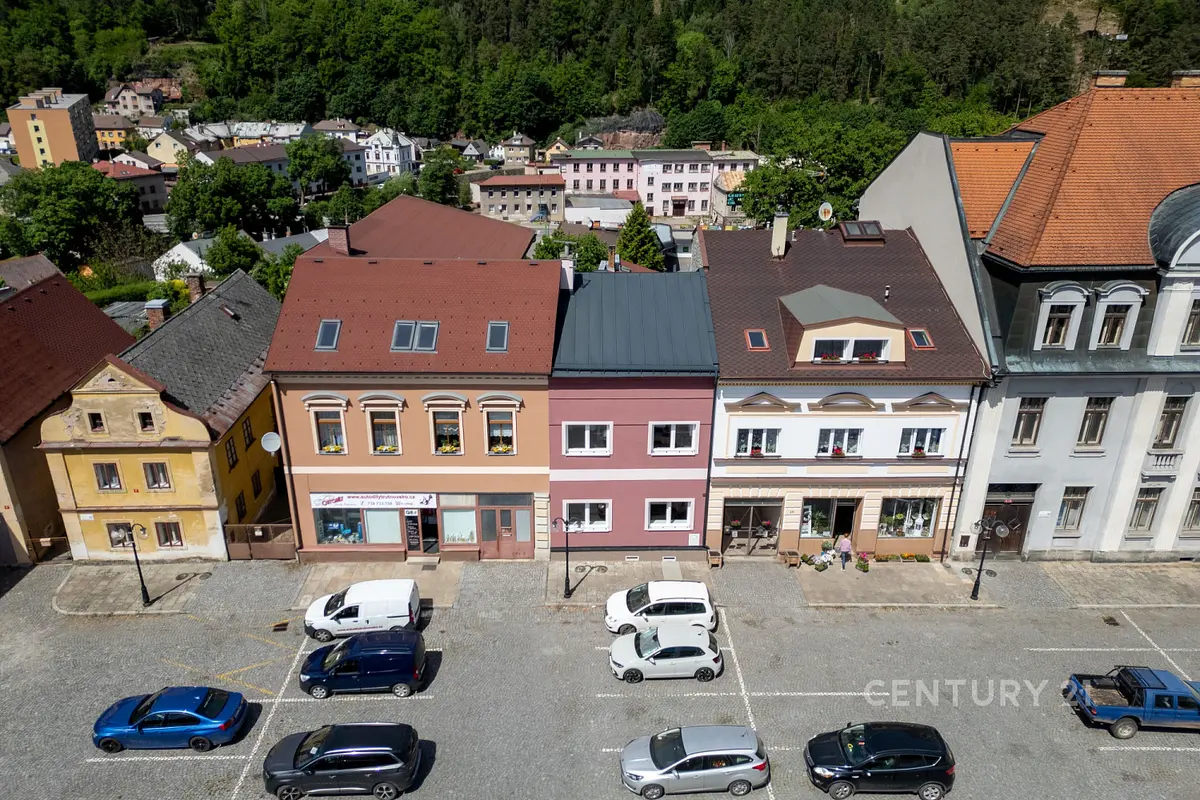 Prodej komerčního prostoru 113 m², Úpice