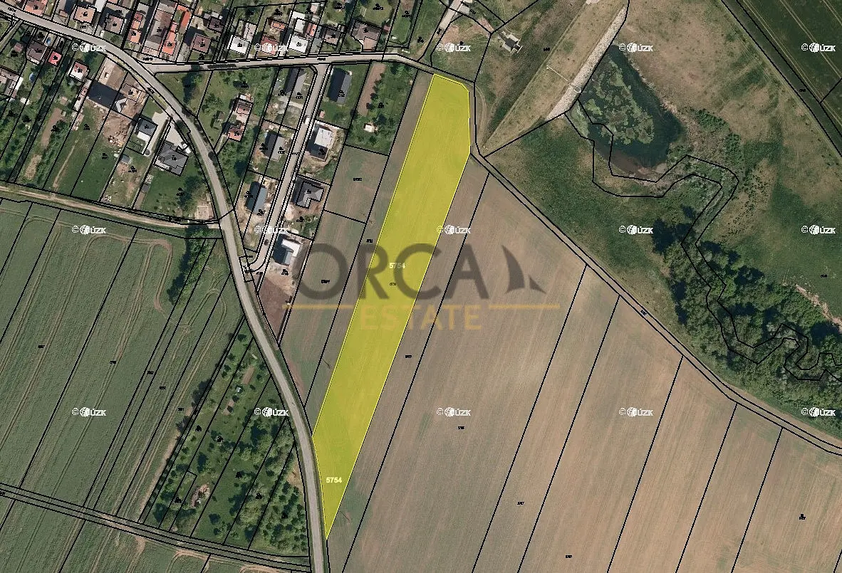 Prodej pozemku 11000 m², Vítonice · okres Kroměříž