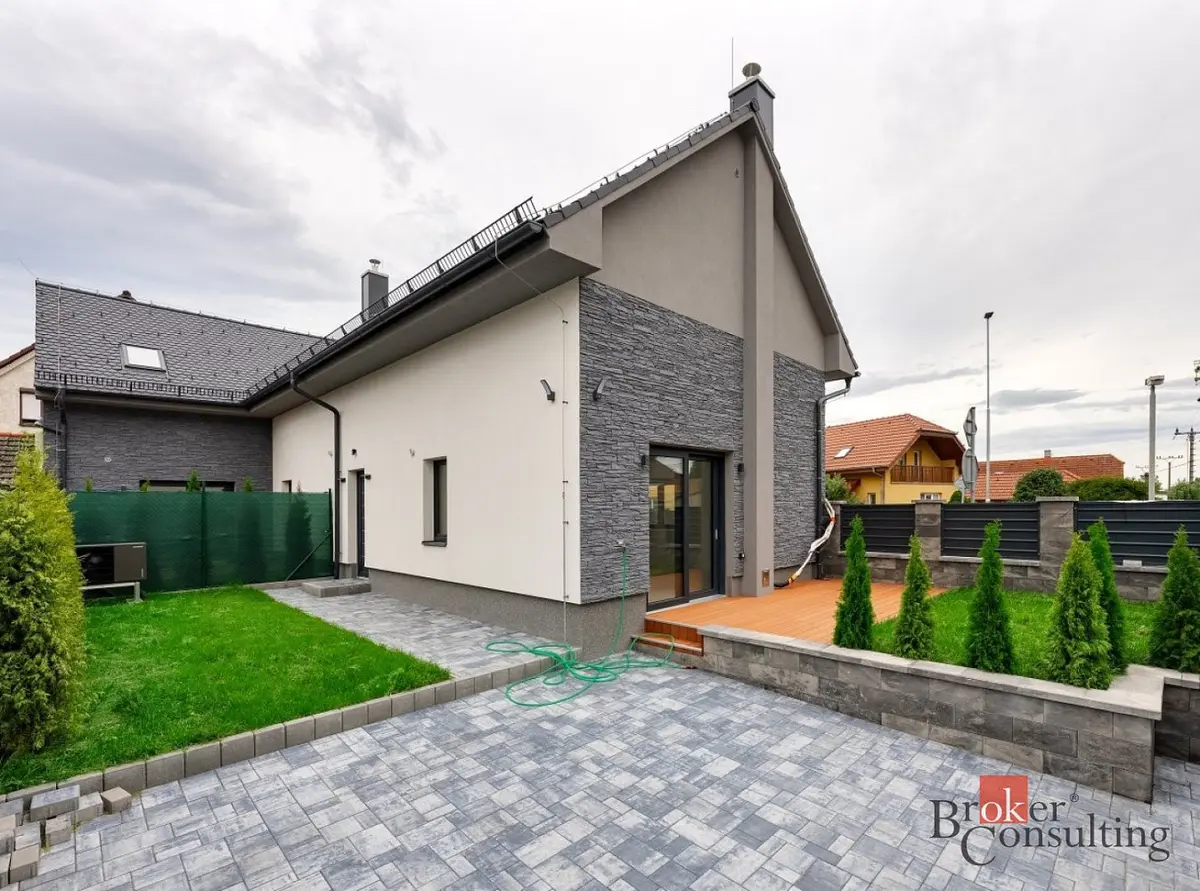 Prodej domu 110 m², Dlážděná · Dřísy