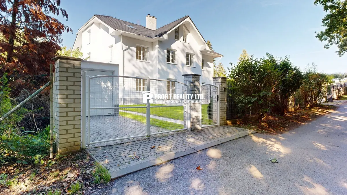 Prodej bytu 6+kk 213 m², Kazín · Lipence
