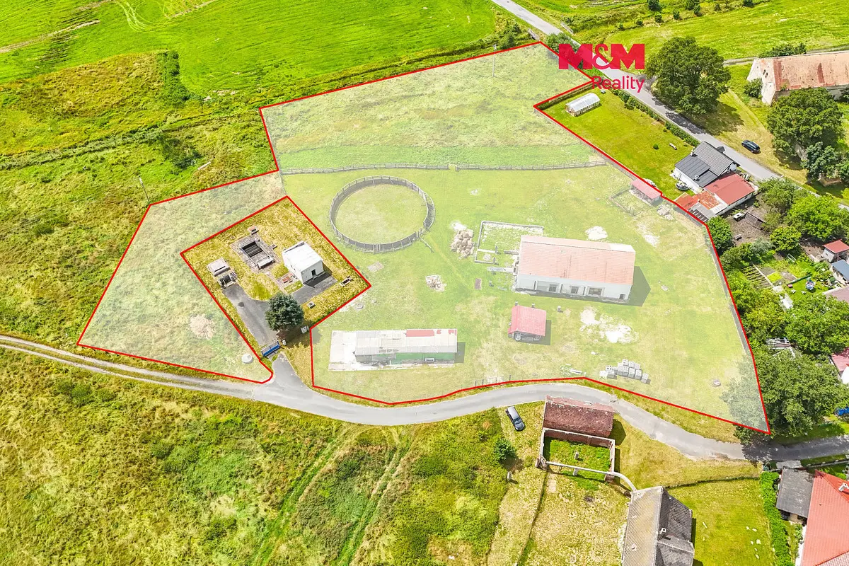 Prodej komerčního prostoru 240 m², Křižovatka