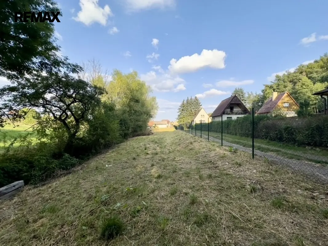 Prodej pozemku 794 m², Žerotín · okres Louny