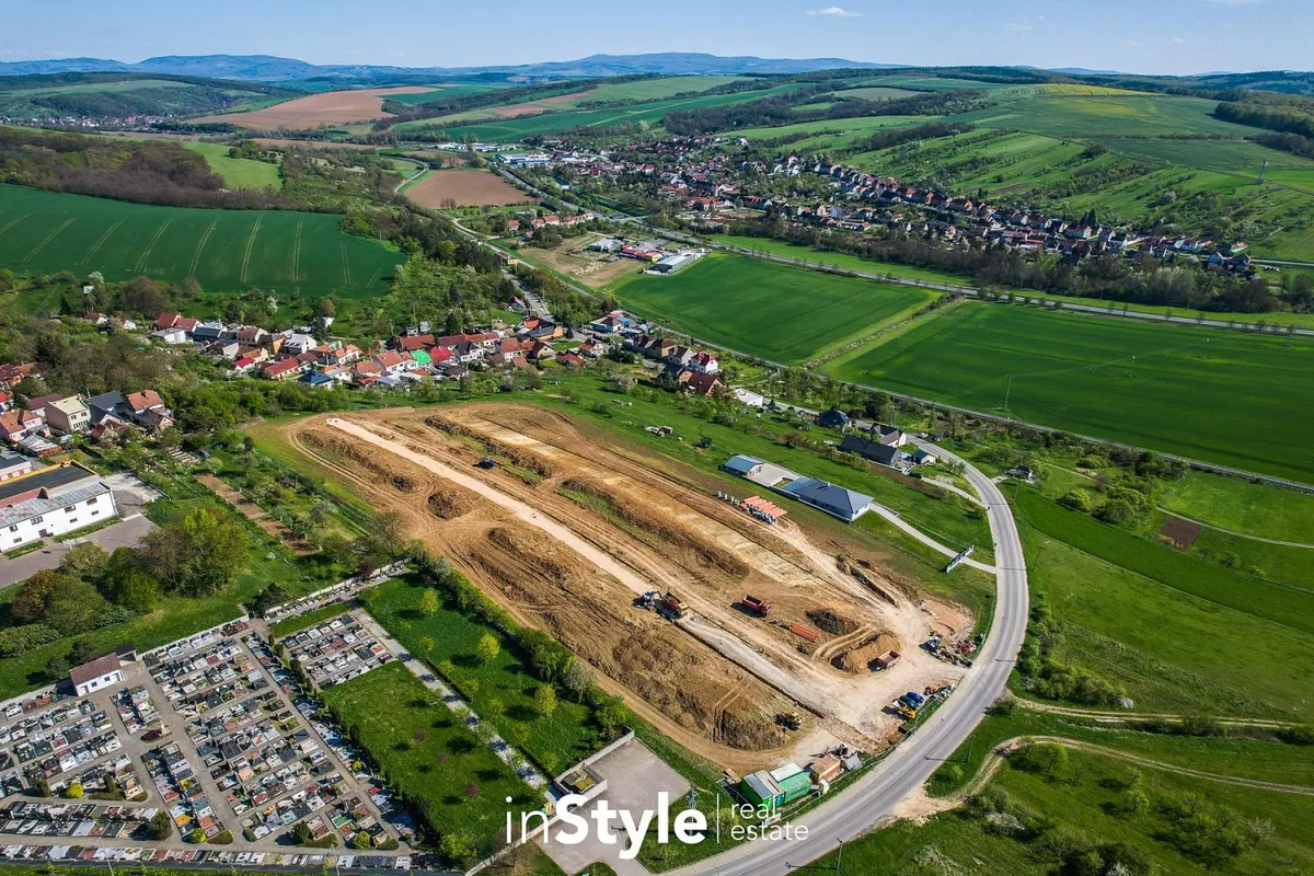 Prodej pozemku 1000 m², Popovice · okres Uherské Hradiště