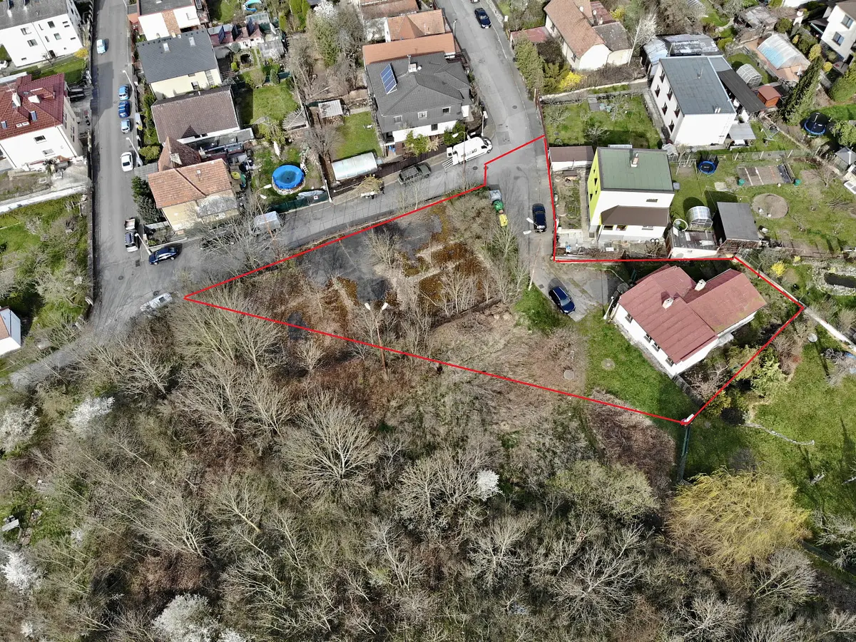 Prodej pozemku 1481 m², U jizby · Modřany