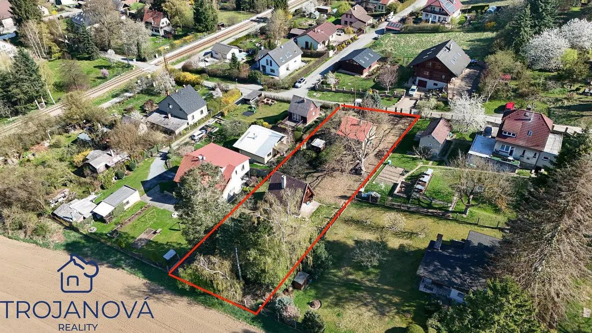 Prodej pozemku 1249 m², K zastávce · Lštění