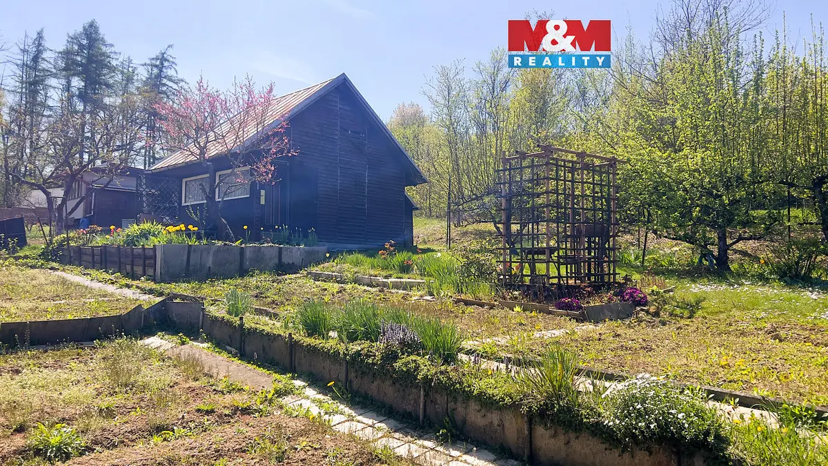 Prodej pozemku 337 m², Malenovice · Zlín