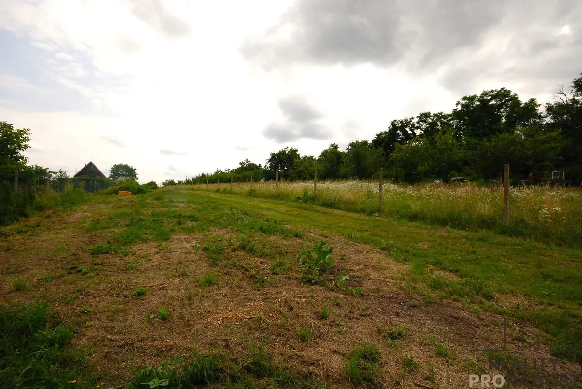 Prodej pozemku 992 m², Lednice · okres Břeclav
