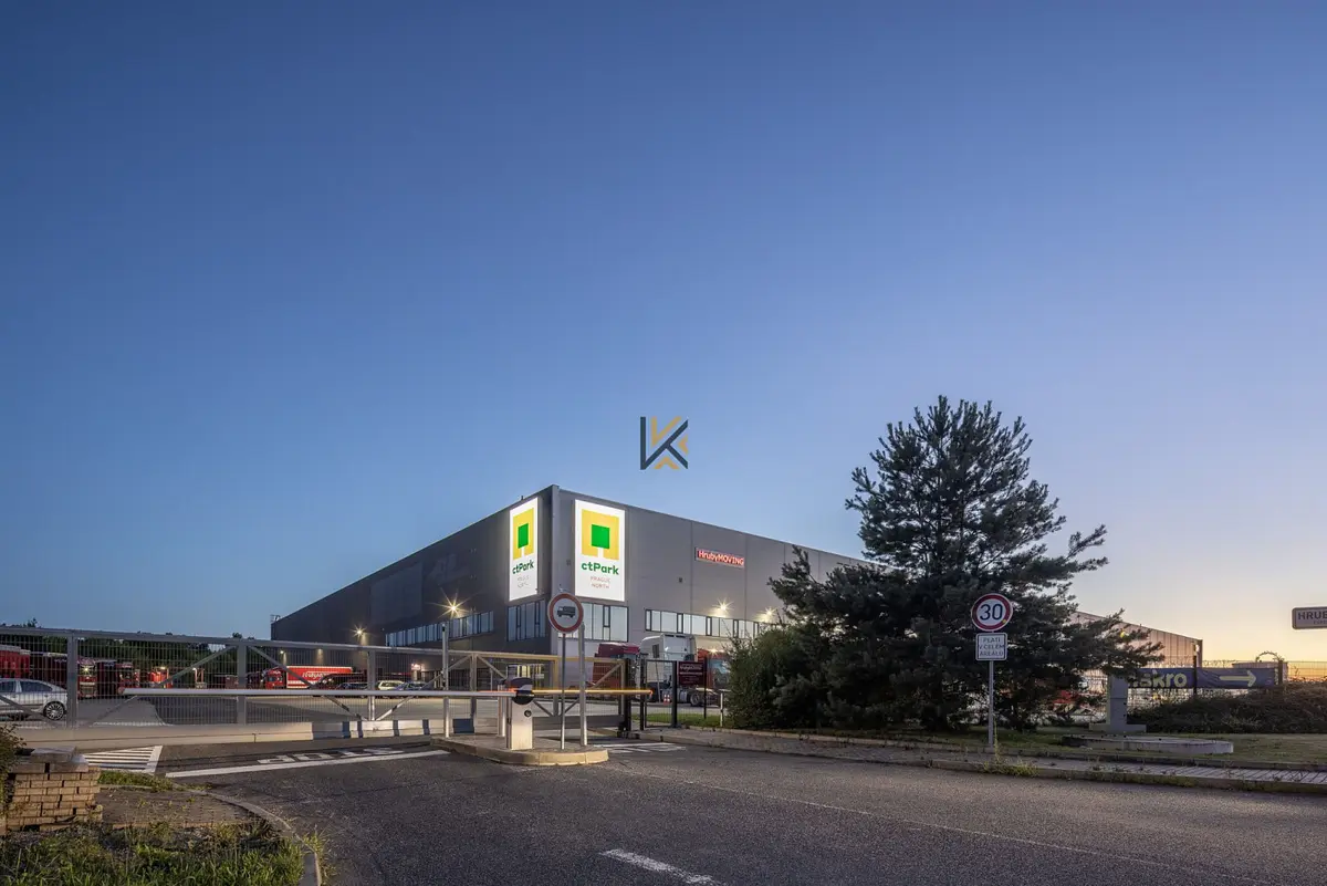 Pronájem komerčního prostoru 422 m², Kozomín · okres Mělník