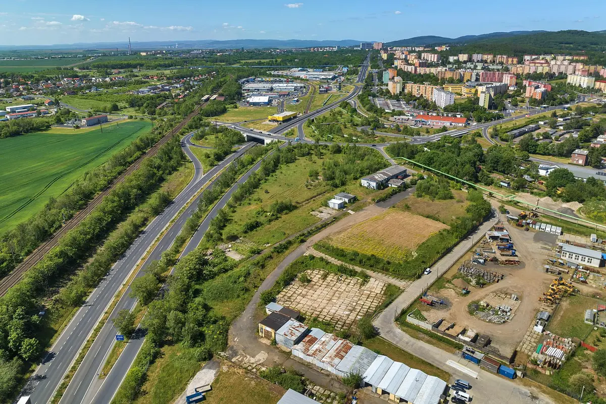 Prodej pozemku 10103 m², Studentská · Jirkov