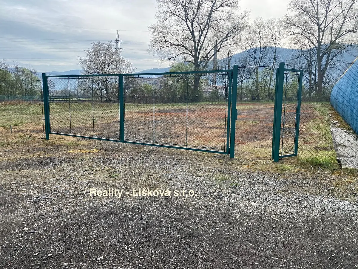 Pronájem pozemku 600 m², Velké Březno · okres Ústí nad Labem