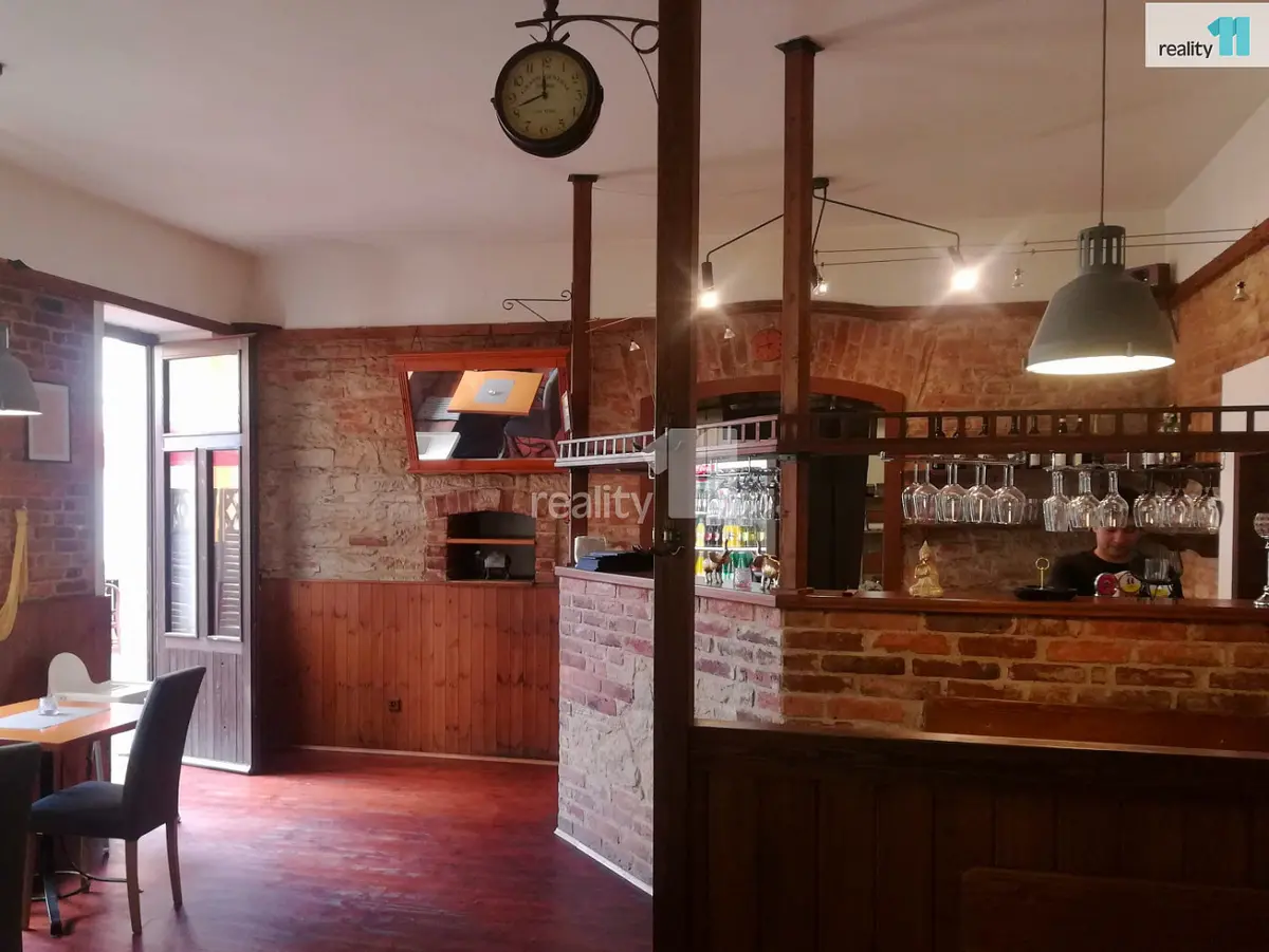 Pronájem komerčního prostoru 232 m², Masarykovo náměstí · Náchod
