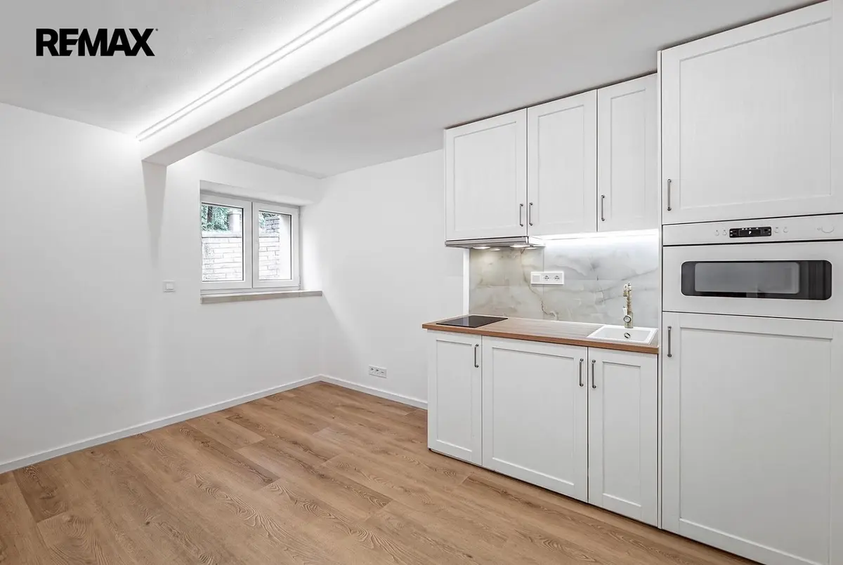 Prodej bytu 2+kk 22 m², Nad Kajetánkou · Břevnov