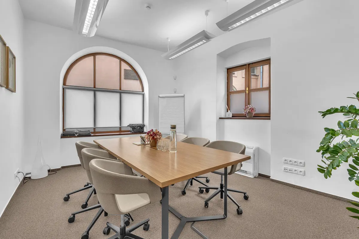 Pronájem komerčního prostoru 112 m², Malé náměstí · Střed města - historická část · Hradec Králové