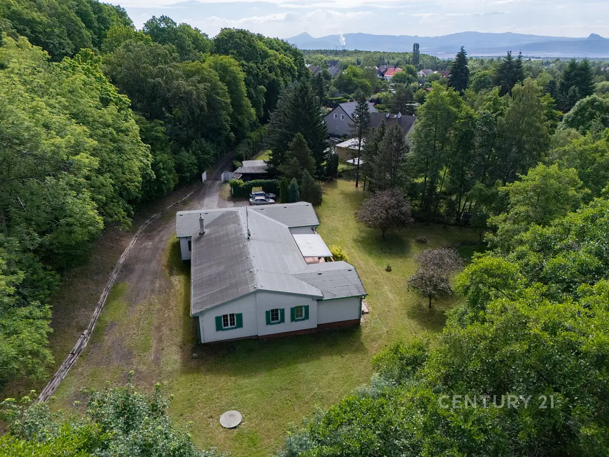 Prodej komerčního prostoru 273 m², Lom u Mostu · Lom
