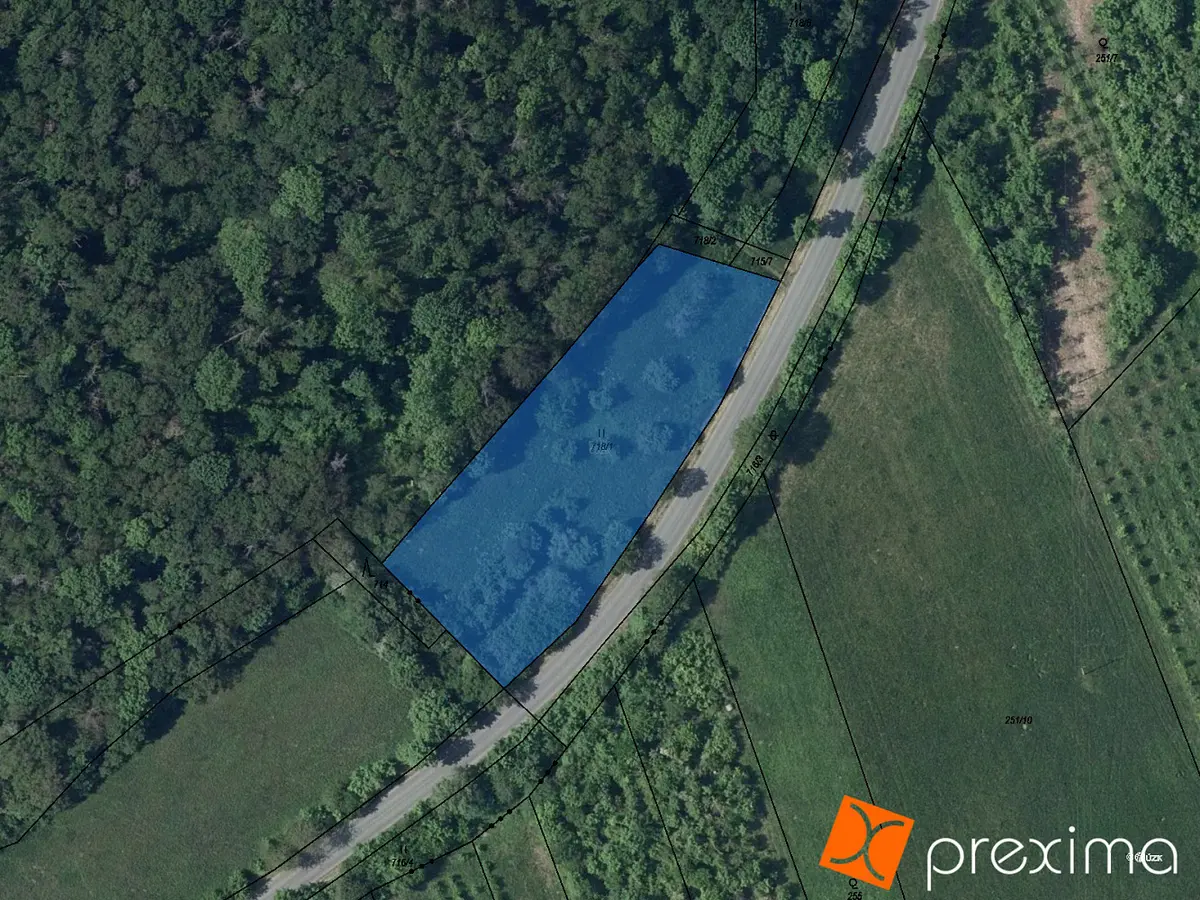 Prodej pozemku 2221 m², Velemín · okres Litoměřice